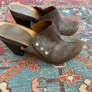 NINE WEST Brown Suede Clogs Vintage American Collection SIZE 9.5